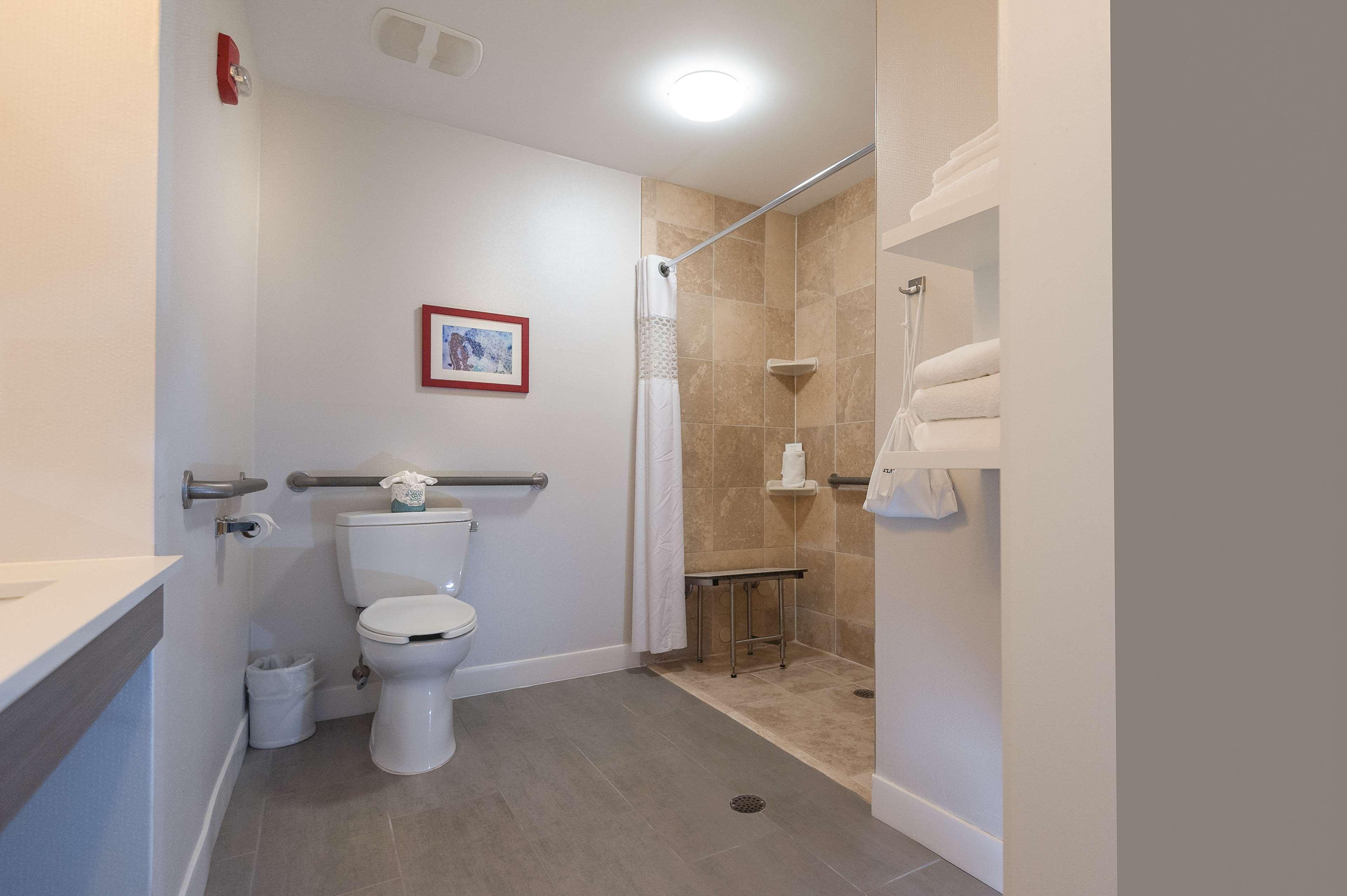 Hampton Inn East Windsor Bagian luar foto