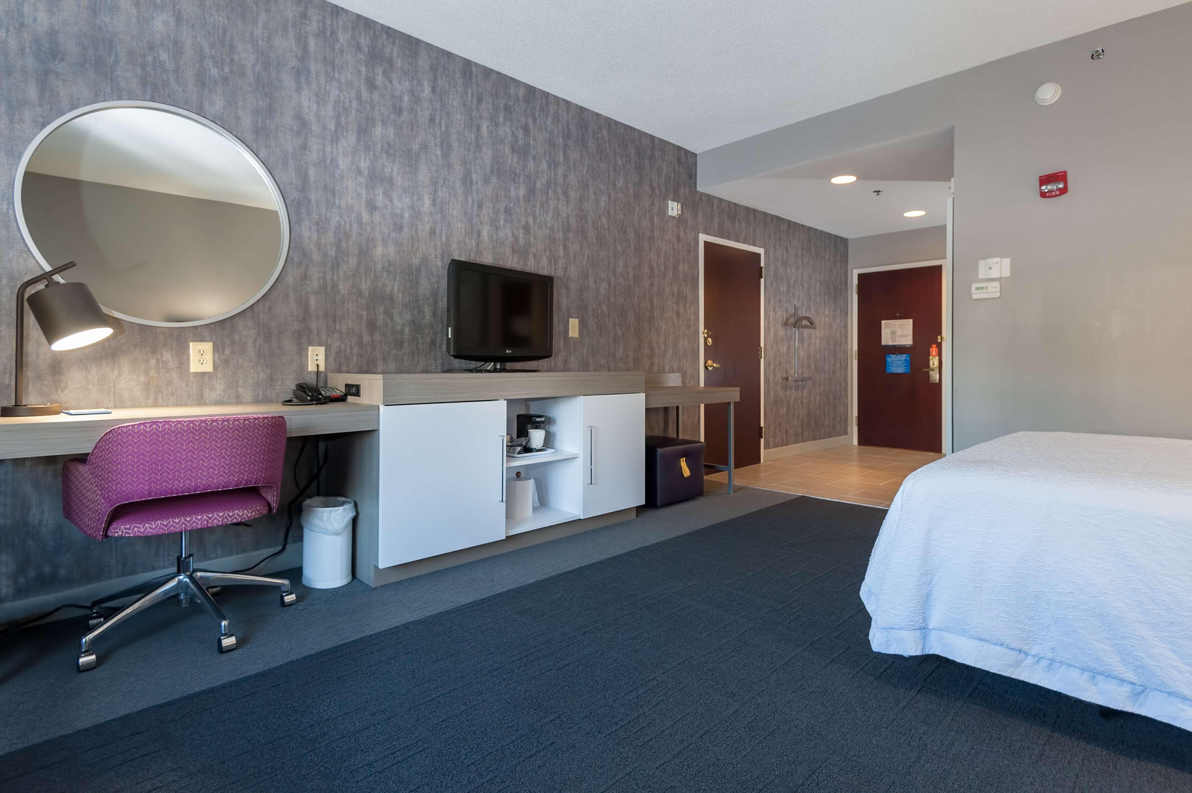 Hampton Inn East Windsor Bagian luar foto