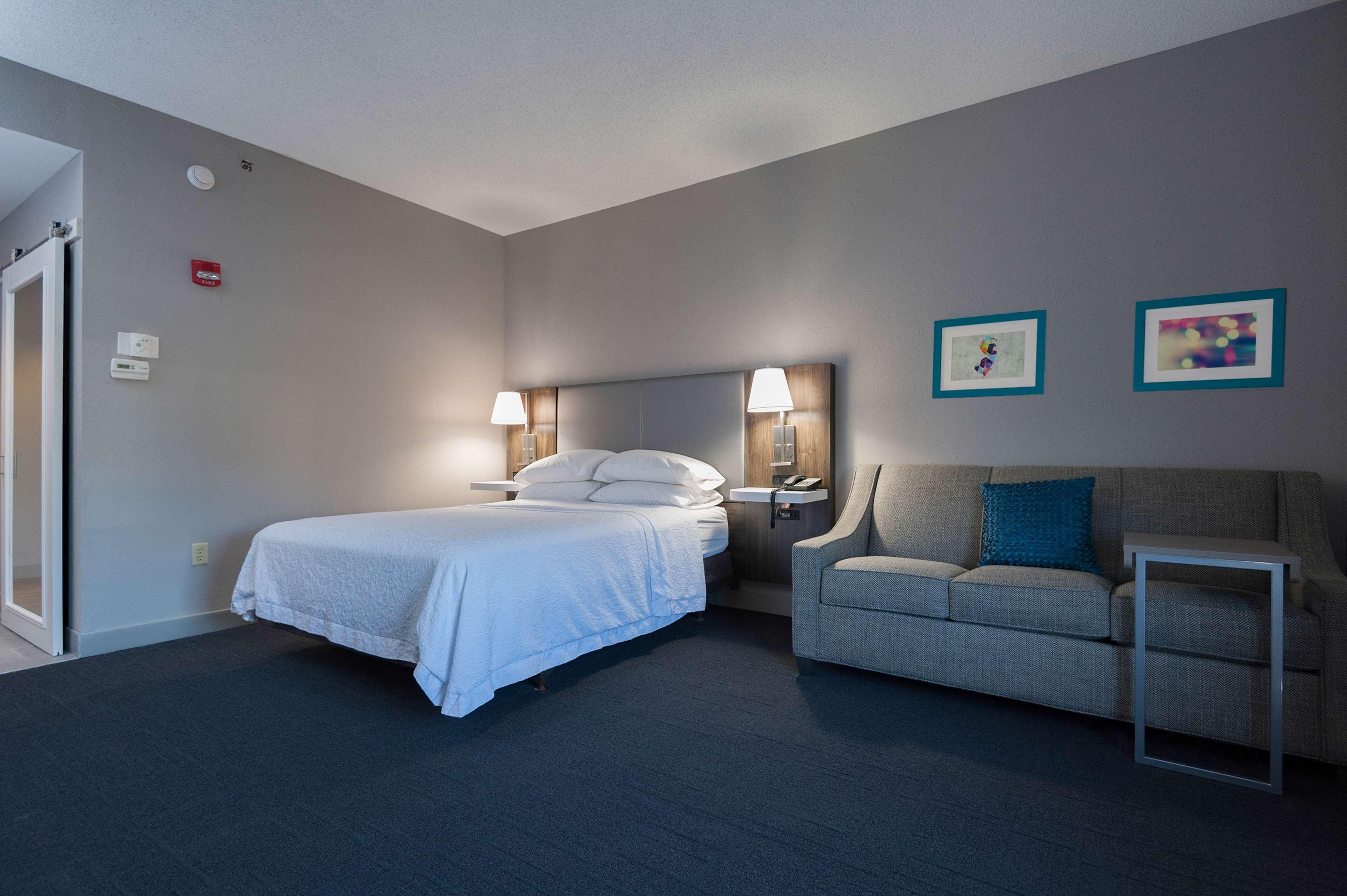 Hampton Inn East Windsor Bagian luar foto