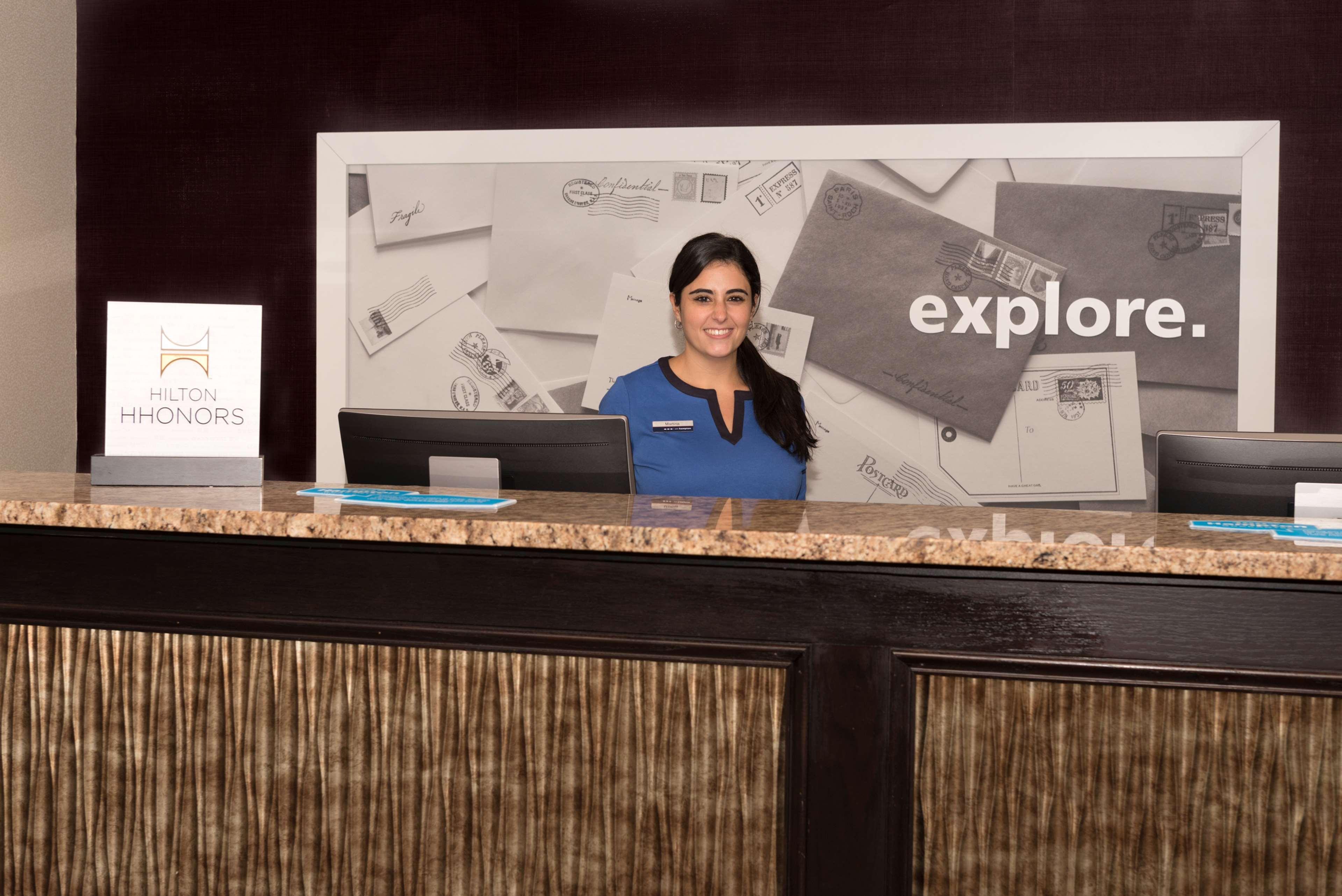 Hampton Inn East Windsor Bagian luar foto