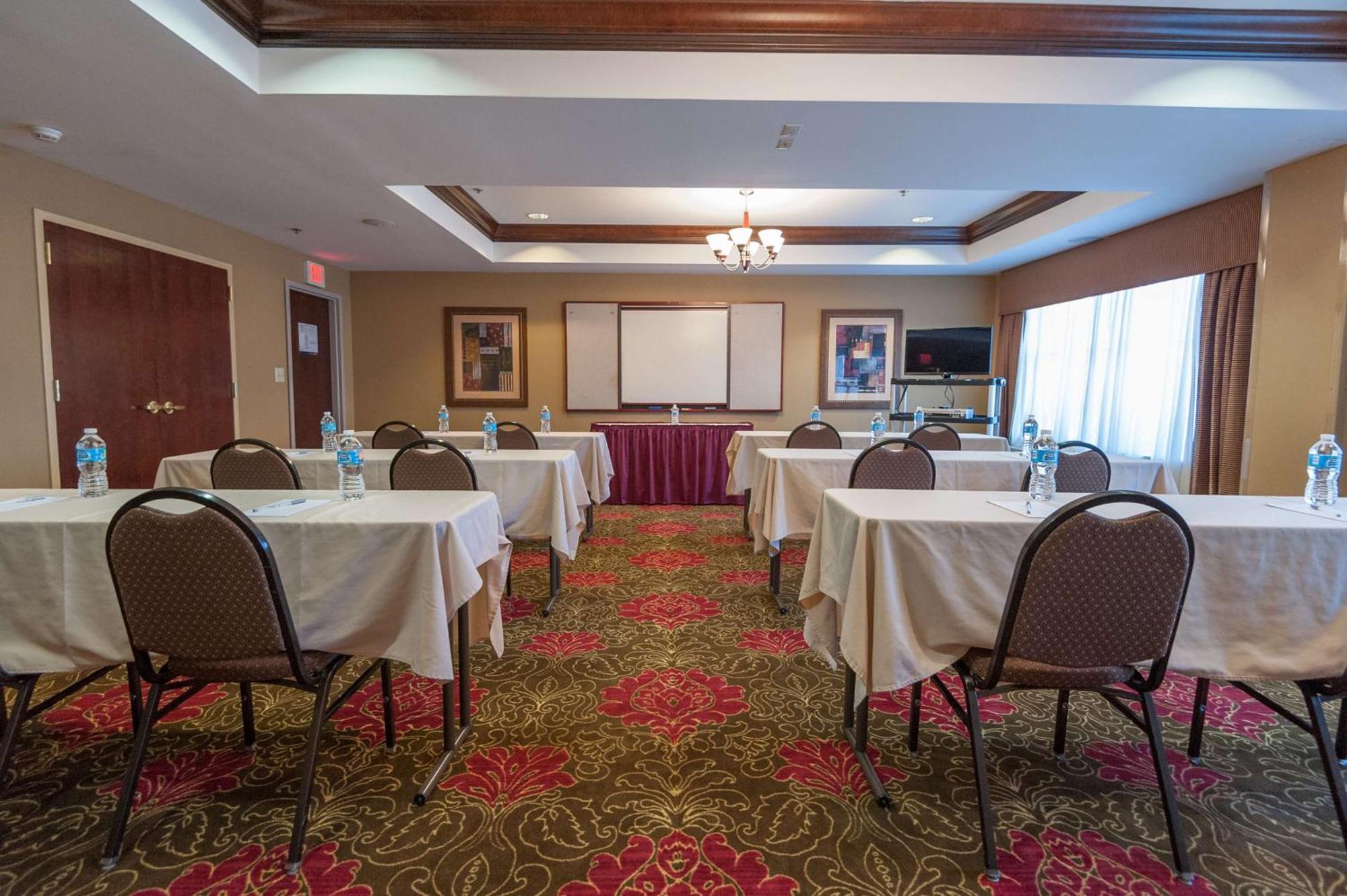 Hampton Inn East Windsor Bagian luar foto