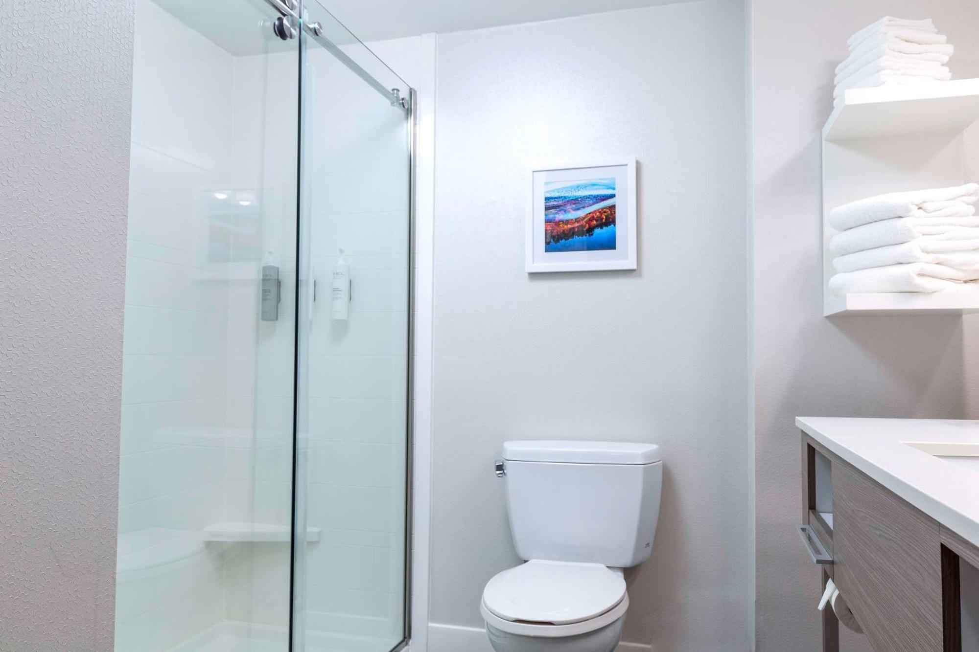 Hampton Inn East Windsor Bagian luar foto