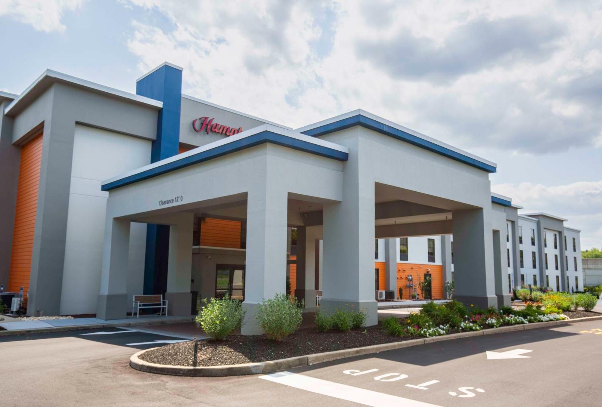 Hampton Inn East Windsor Bagian luar foto