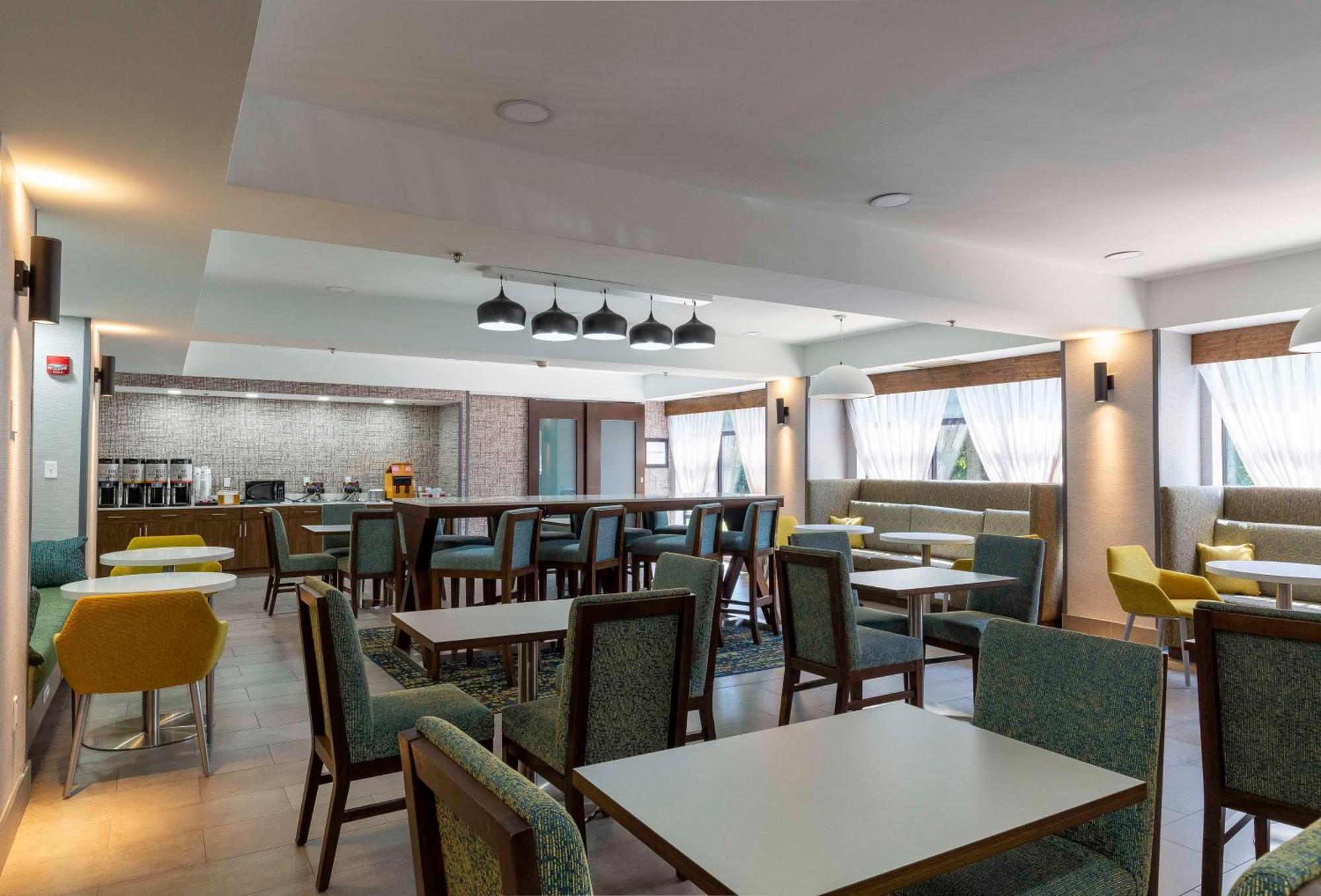 Hampton Inn East Windsor Bagian luar foto