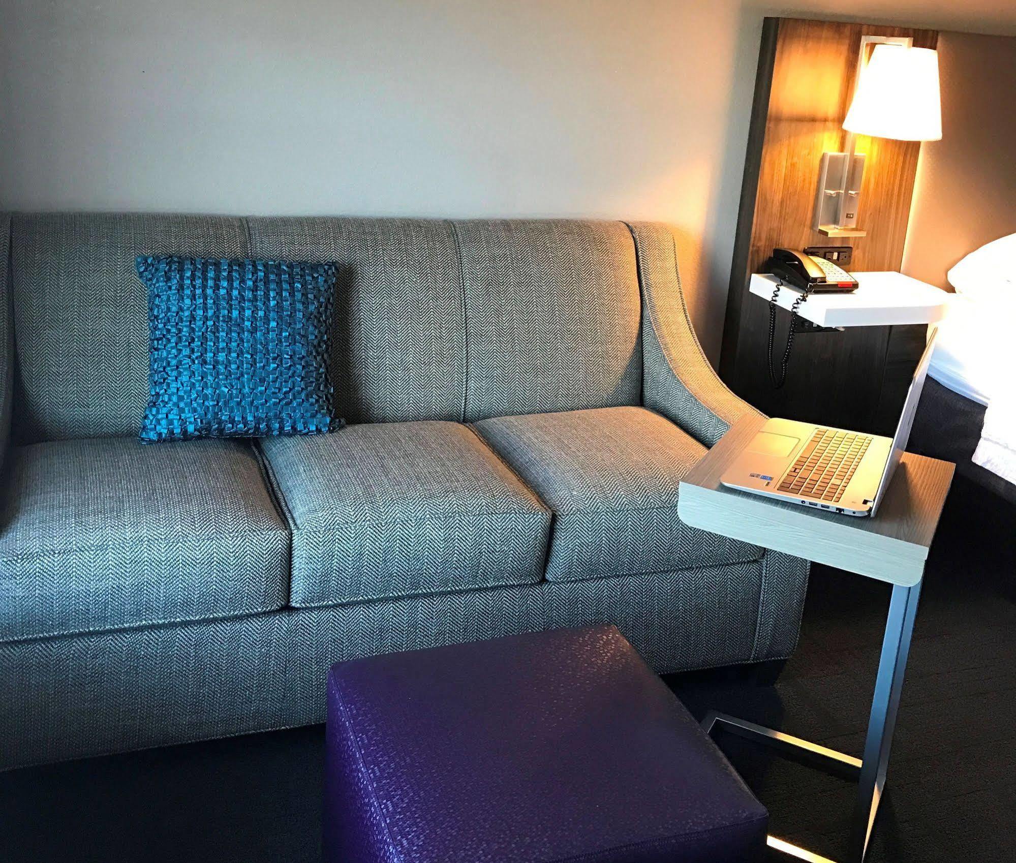 Hampton Inn East Windsor Bagian luar foto